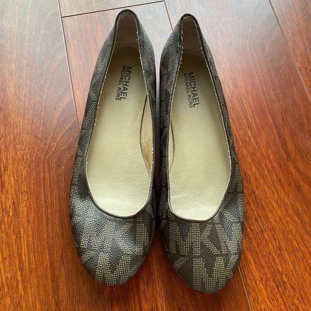 Michael Kors Logo monogram Brown Flats Size 7